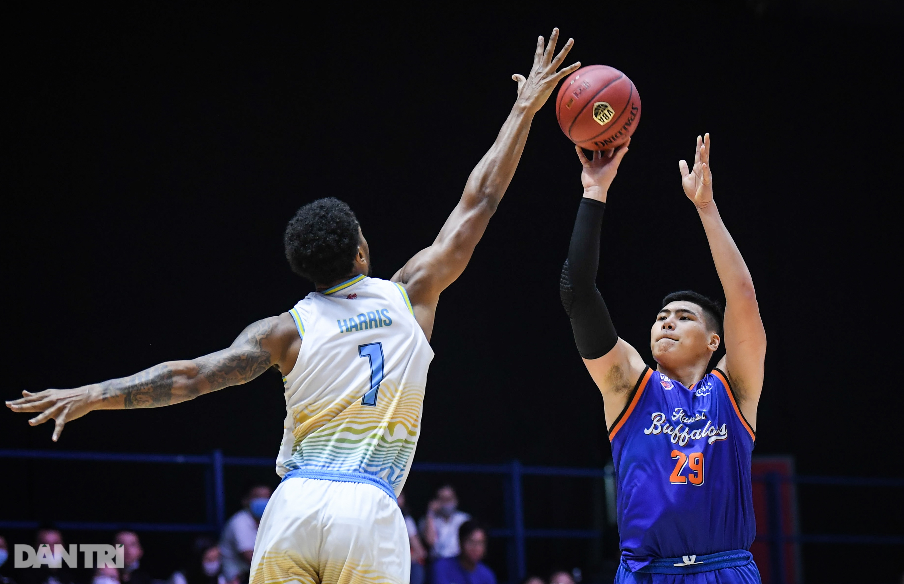 Hanoi Buffaloes chiếm vị trí thứ 3 bằng chiến thắng đầy ấn tượng - 17