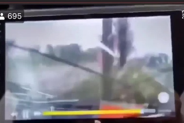 Kinh hoàng khoảnh khắc "xe điên" tông loạt phương tiện đi đường