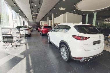 Thị trường "chốt sổ" kém vui, hy vọng dồn vào việc nới lỏng giãn cách