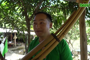 Người đàn ông gần 40 năm giữ hồn tiếng khèn Mông ở xứ Thanh