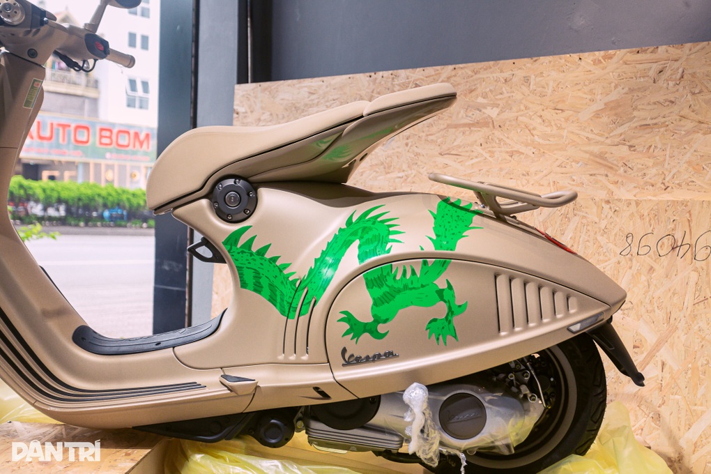 Vespa 946 Dragon rao giá hơn 700 triệu đồng, xe tay ga đắt ngang ô tô 7 chỗ - 13 Vespa 946 Dragon rao giá hơn 700 triệu đồng, xe tay ga đắt ngang ô tô 7 chỗ - 13