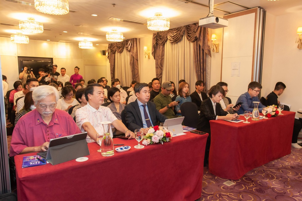 Trải nghiệm lễ hội khinh khí cầu lớn nhất Việt Nam tại Festival Huế 2022 - 1 Trải nghiệm lễ hội khinh khí cầu lớn nhất Việt Nam tại Festival Huế 2022 - 1