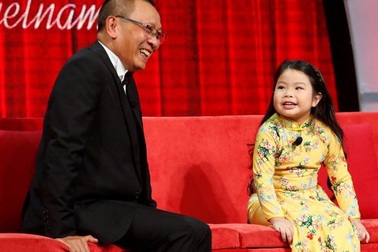 Lần đầu tiên MC Lại Văn Sâm "lúng túng" khi đối thoại với cô bé 5 tuổi