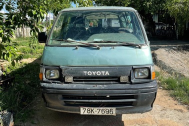 Truy tìm đối tượng lái ô tô "thông chốt" kiểm dịch Covid-19