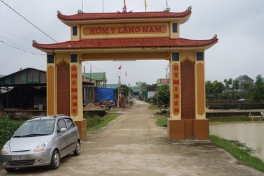 Người cao tuổi “nai lưng” đóng quỹ xóm