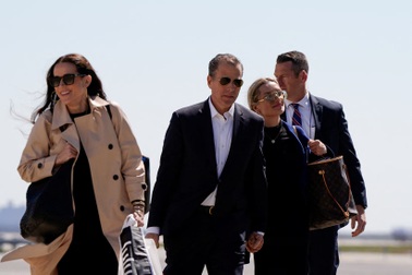 Ông Trump tước đặc quyền an ninh dành cho các con của ông Biden