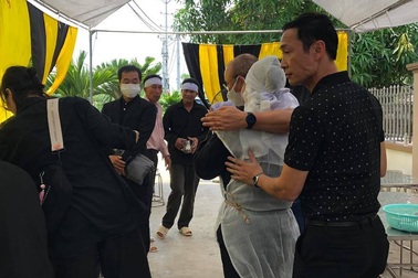 HLV Park Hang Seo chia buồn với nỗi đau mất cha của tuyển thủ Văn Thanh