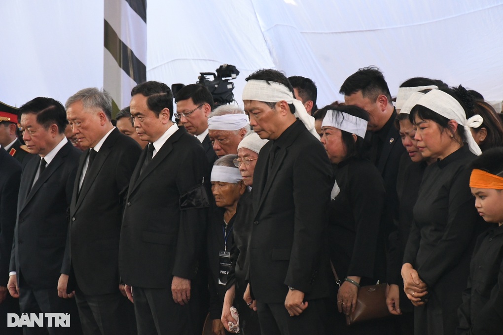 Nguyên Chủ tịch nước Trần Đức Lương yên nghỉ tại quê nhà Quảng Ngãi - 4