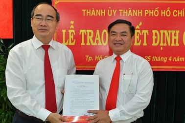 Công bố quyết định nhân sự 4 tỉnh thành