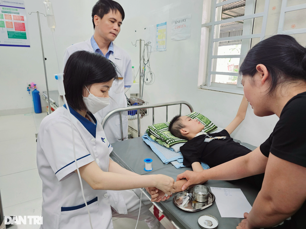 Hơn 300 triệu đồng đến với nữ sinh xinh đẹp gặp tai nạn kinh hoàng - 2 Hơn 300 triệu đồng đến với nữ sinh xinh đẹp gặp tai nạn kinh hoàng - 2
