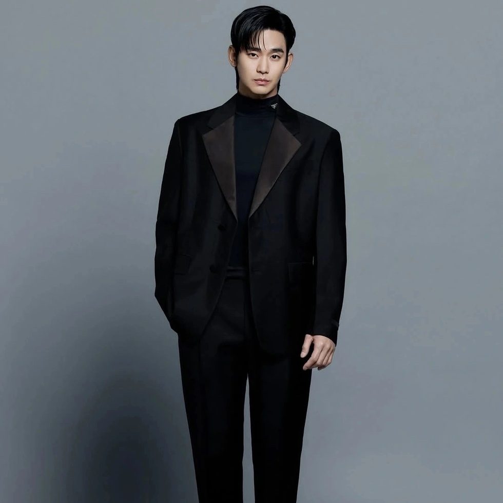 Kim Soo Hyun và dàn đại sứ thương hiệu Prada dính bê bối chấn động châu Á - 2 Kim Soo Hyun và dàn đại sứ thương hiệu Prada dính bê bối chấn động châu Á - 2