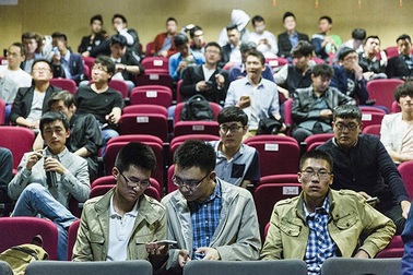 Thâm nhập lớp học dạy đàn ông Trung Quốc thao túng, coi thường phụ nữ