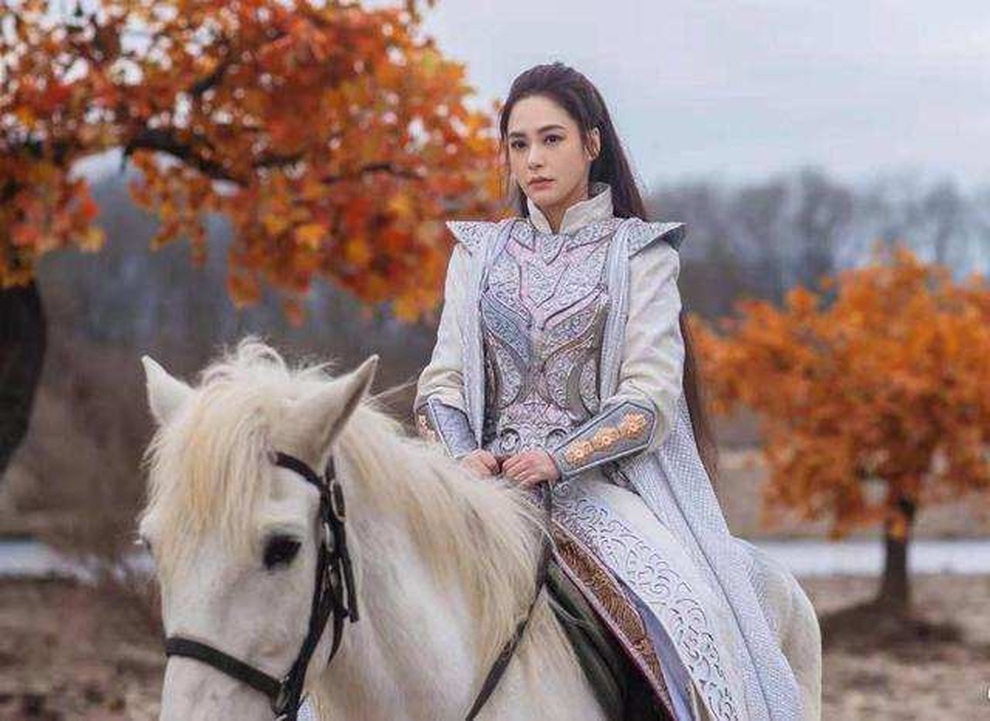 Chung Hân Đồng bị đánh giá không hợp khi vào vai Đát Kỷ - 5 Chung Hân Đồng bị đánh giá không hợp khi vào vai Đát Kỷ - 5