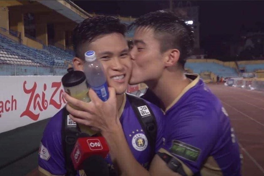 Cầu thủ ghi bàn trận Nhật Bản: Được ví là người sắt, rảnh lại gập bụng - 5