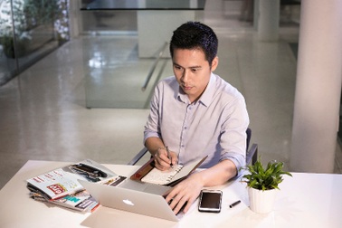 Chuyện chưa kể về người đàn ông sở hữu Youtube triệu view của showbiz Việt