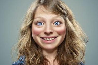 Hài hước bộ ảnh gương mặt trẻ thơ trên cơ thể trưởng thành