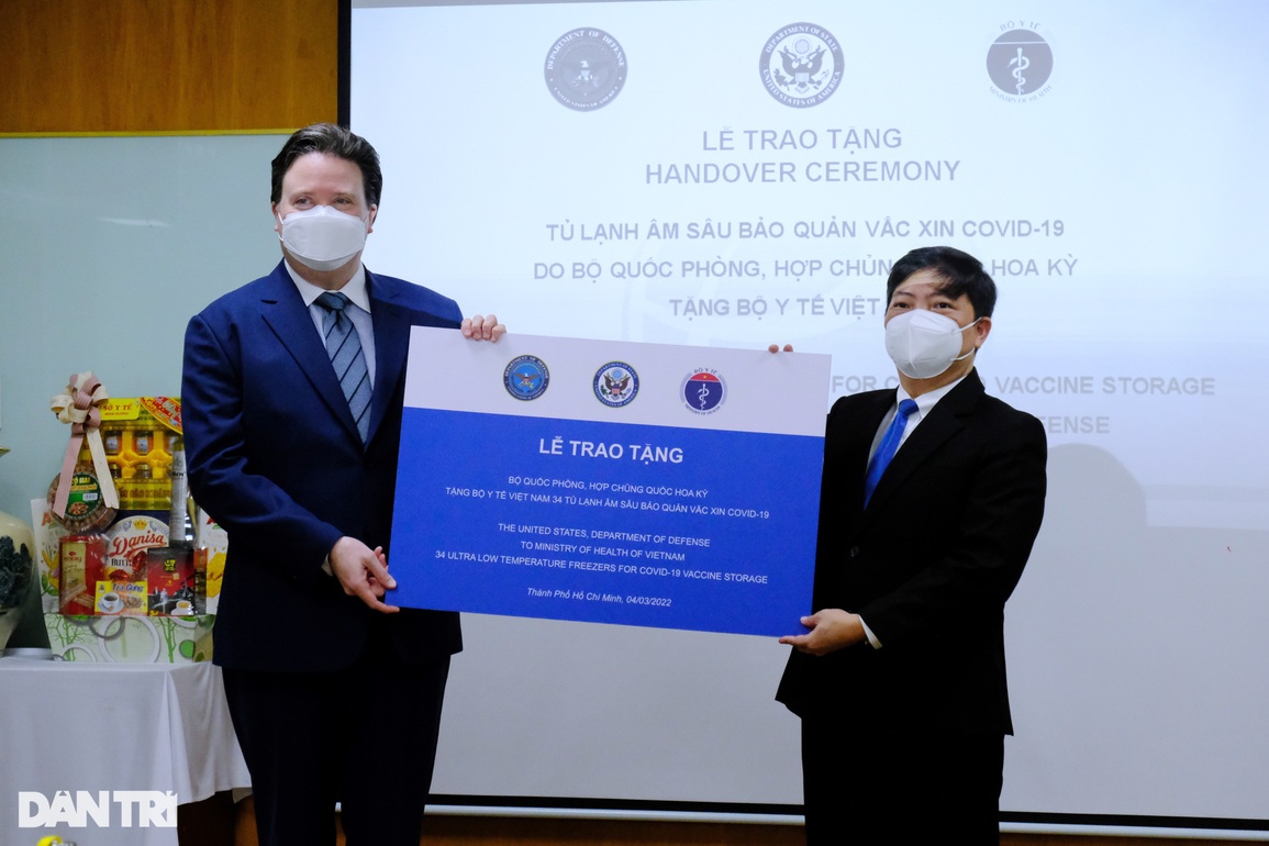 Đại sứ Hoa Kỳ kinh ngạc trước kỳ tích tiêm vaccine thần tốc của Việt Nam - 1 Đại sứ Hoa Kỳ kinh ngạc trước kỳ tích tiêm vaccine thần tốc của Việt Nam - 1