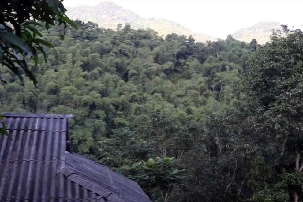 Hàng trăm người dân sống dưới chân đồi nứt toác - 3 Hàng trăm người dân sống dưới chân đồi nứt toác - 3