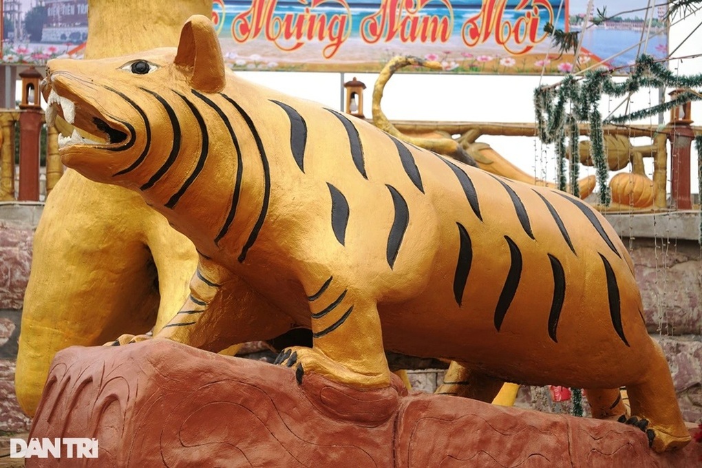 Tượng rồng giống... giun gây xôn xao ở Thanh Hóa - 2 Tượng rồng giống... giun gây xôn xao ở Thanh Hóa - 2