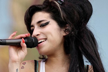 “Amy Winehouse đã đi mua ma túy trước khi chết”