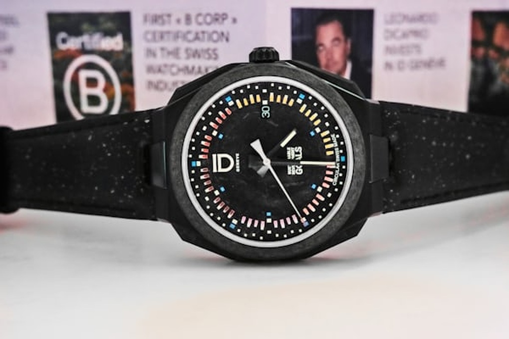 នាឡិកាស្វីសមានតែ ១៧ គ្រឿងប៉ុណ្ណោះ មិនមែនគ្រប់យ៉ាងអាចទិញបានដោយលុយទេ - ១ Đồng hồ Thụy Sĩ chỉ có 17 chiếc, không phải có tiền là mua được - 1