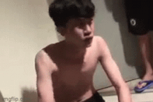 Xôn xao clip nam sinh bị trói, cướp tài sản ở KTX Đại học Quốc gia TPHCM