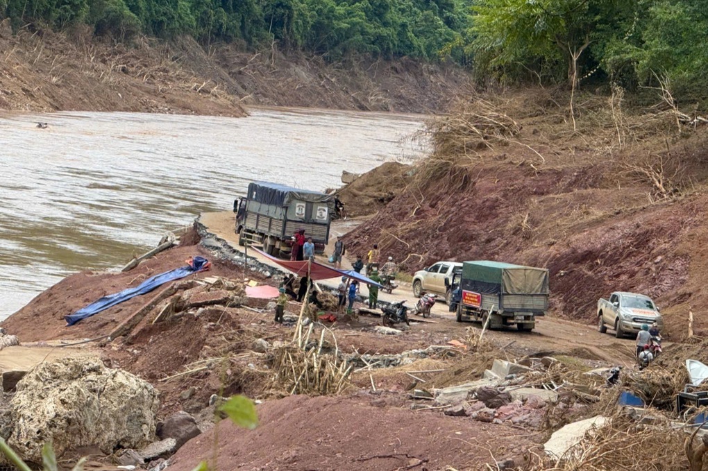 Người dân miền tây xứ Nghệ cần gì sau cơn lũ dữ càn quét tan hoang? - 4 Người dân miền tây xứ Nghệ cần gì sau cơn lũ dữ càn quét tan hoang? - 4