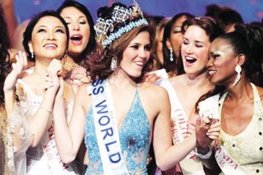 Lần đầu tiết lộ bản cam kết của hoa hậu Nguyễn Thị Huyền