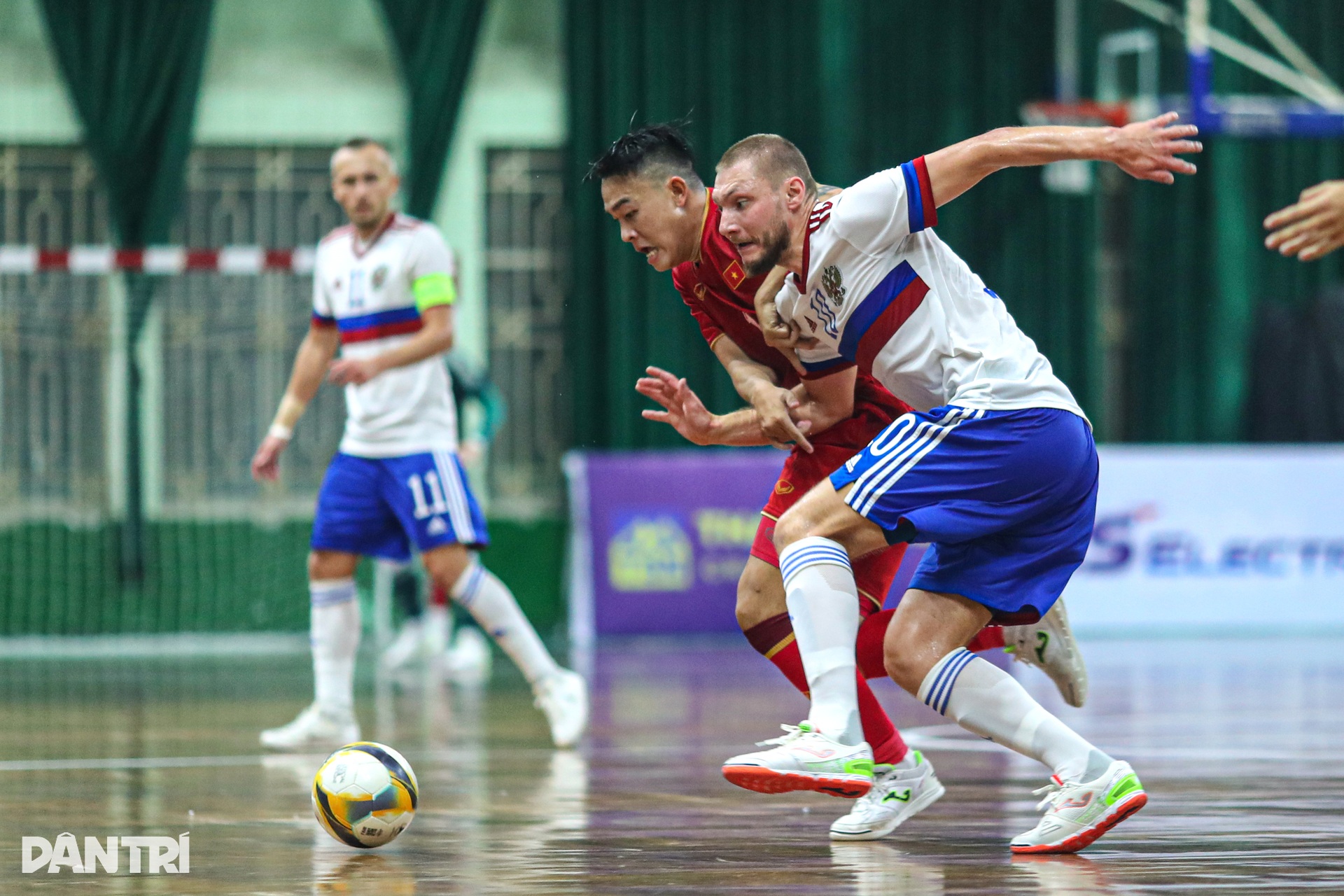 Tuyển futsal Việt Nam lội ngược dòng gỡ hòa 3-3 trước Nga - 5 Tuyển futsal Việt Nam lội ngược dòng gỡ hòa 3-3 trước Nga - 5