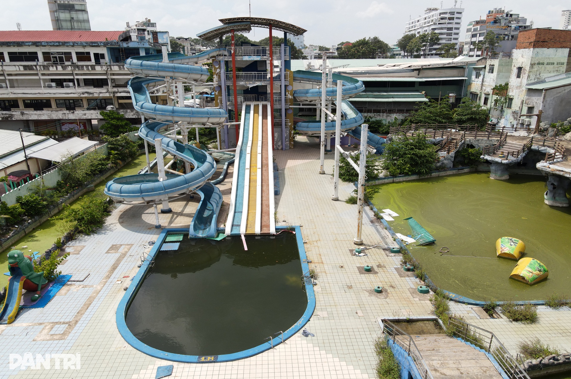 Cảnh ma mị trong công viên nước từng là khu vui chơi nổi tiếng ở TPHCM - 1