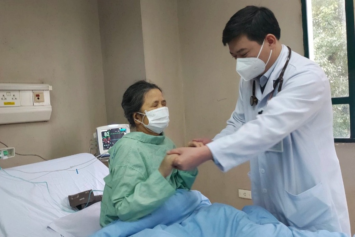 Là F0 thể nhẹ, người phụ nữ lại suýt nguy kịch hậu Covid-19 - 1 Là F0 thể nhẹ, người phụ nữ lại suýt nguy kịch hậu Covid-19 - 1