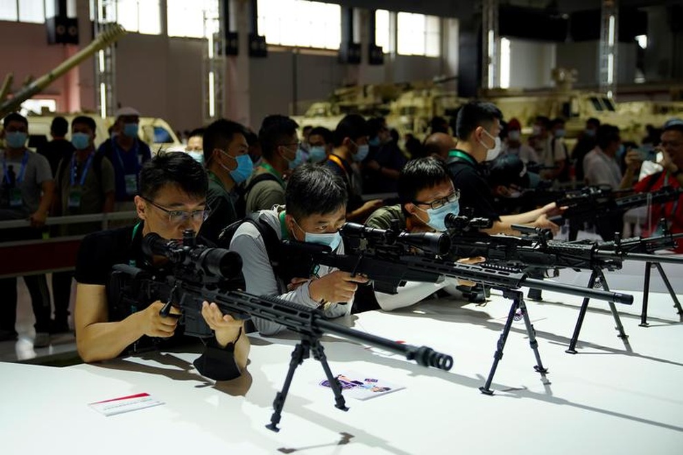 Trung Quốc khoe vũ khí nội địa trong triển lãm hàng không - 6 Trung Quốc khoe vũ khí nội địa trong triển lãm hàng không - 6