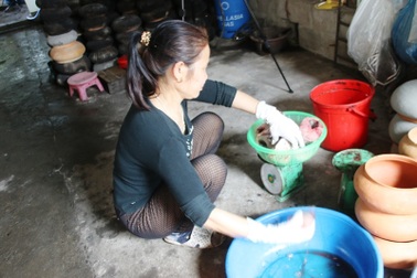 Hà Nam: Cận Tết, người kho cá thuê Đại Hoàng kiếm tiền triệu/ngày