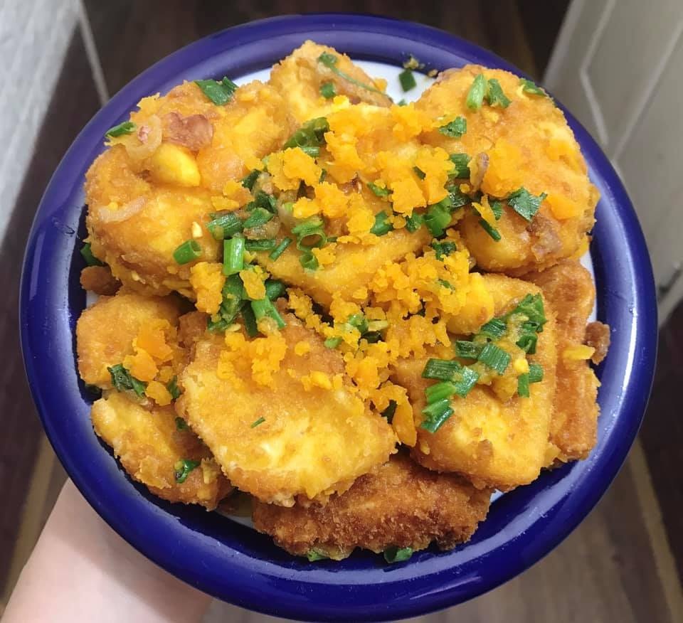 Cách làm đậu chiên trứng muối ngon chuẩn nhà hàng - 4