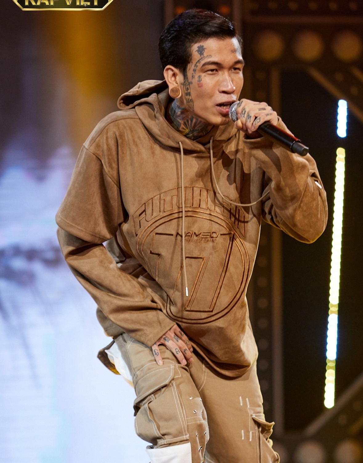 Suboi dùng Nón Vàng giải cứu thí sinh team Wowy - 6 Suboi dùng Nón Vàng giải cứu thí sinh team Wowy - 6