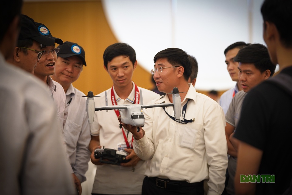 Thích thú với thiết bị dẫn đường của ngành quản lý bay - 12 Thích thú với thiết bị dẫn đường của ngành quản lý bay - 12