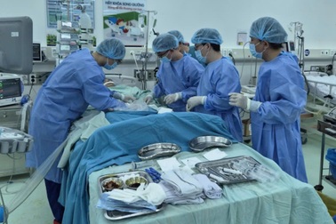 Sau kỳ thi lớp 10, nam sinh 15 tuổi bất ngờ rơi vào nguy kịch
