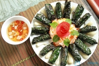 Ẩm thực Việt lại được vinh danh với món "bò cuốn lá lốt"