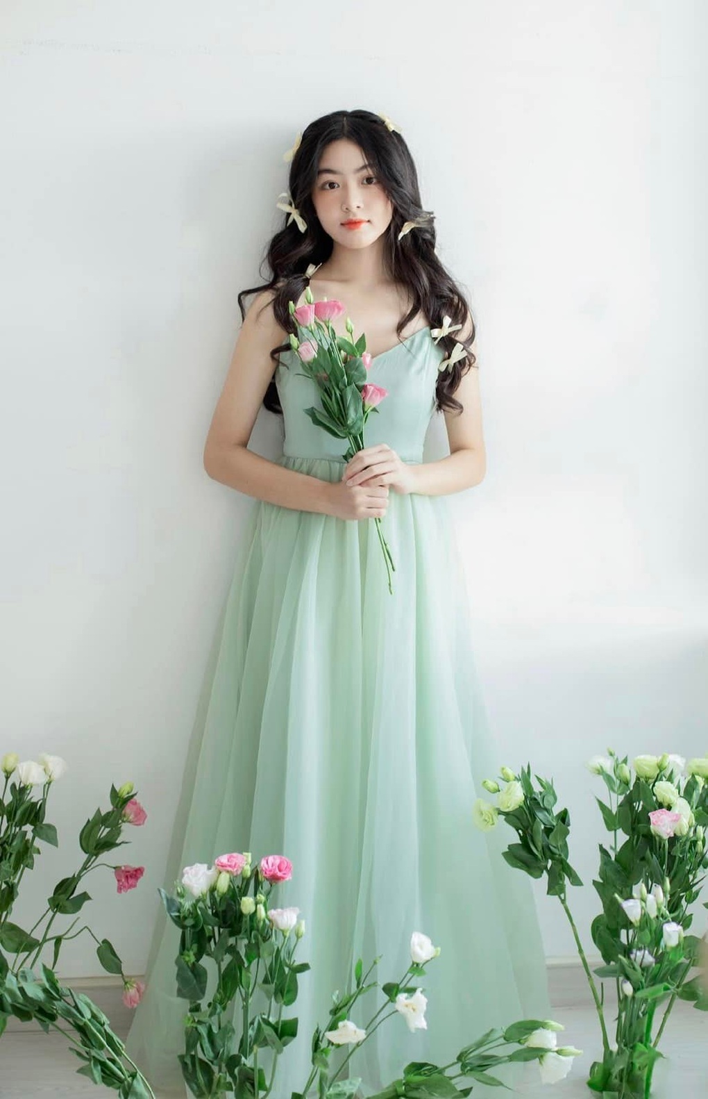Lọ Lem: Con gái MC Quyền Linh tuổi 16 xinh đẹp như hoa hậu - 9 Lọ Lem: Con gái MC Quyền Linh tuổi 16 xinh đẹp như hoa hậu - 9