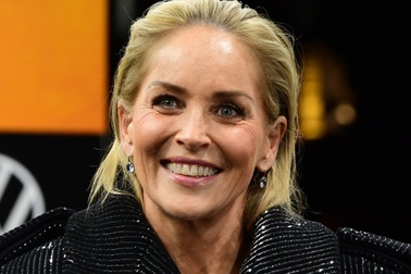 Nữ diễn viên “Bản năng gốc” bức xúc vì tài khoản hẹn hò online... bị khóa