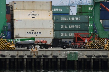 Mỹ bắt đầu tăng thuế với hàng hóa Trung Quốc đi đường biển