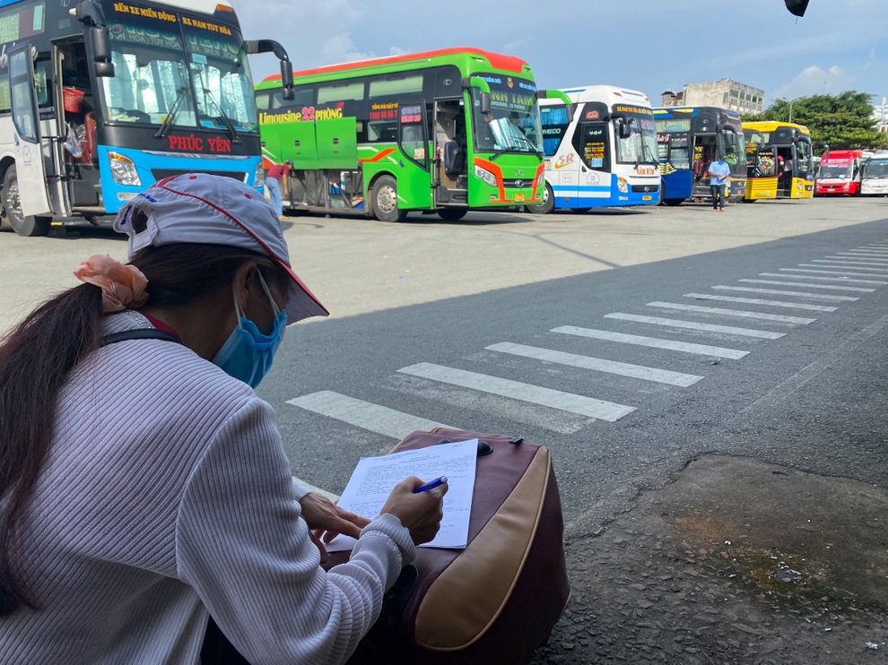 TPHCM: Tuần đầu xe khách liên tỉnh hoạt động, trung bình 8 khách/chuyến - 6 TPHCM: Tuần đầu xe khách liên tỉnh hoạt động, trung bình 8 khách/chuyến - 6