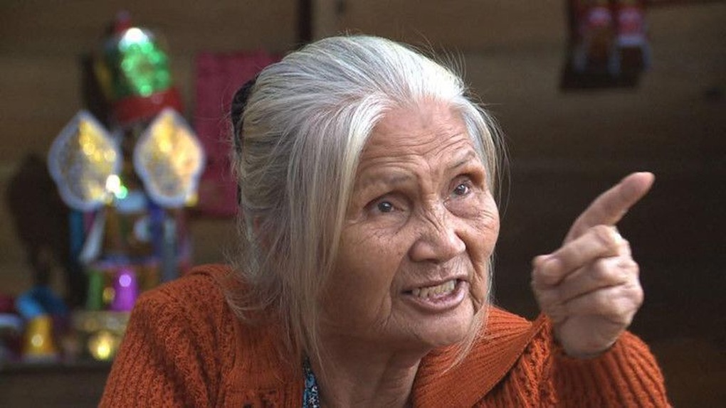 Nghệ sĩ Hồng Sáp chật vật mưu sinh tuổi 87, bị tông xe nhưng buông lơi - 1 Nghệ sĩ Hồng Sáp chật vật mưu sinh tuổi 87, bị tông xe nhưng buông lơi - 1