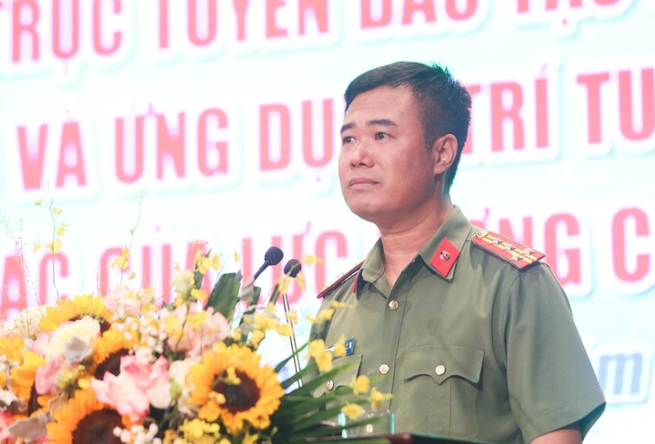 Gần 7.600 cán bộ, chiến sĩ Công an Hà Nội hoàn thành khóa học ứng dụng AI - 1