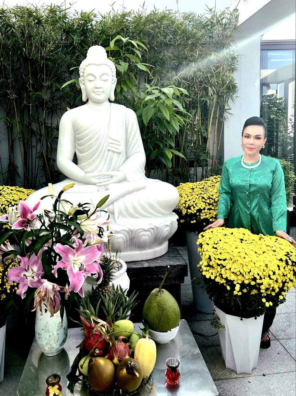 Việt Hương bức xúc khi cố nghệ sĩ Phi Nhung bị tung tin giả dù đã mất 2 năm - 1 Việt Hương bức xúc khi cố nghệ sĩ Phi Nhung bị tung tin giả dù đã mất 2 năm - 1