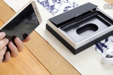 Smartphone sử dụng chip Snapdragon 821, bộ nhớ RAM 6GB giá chỉ 400USD