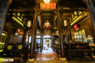 Nhà cổ hơn 280 tuổi không dùng đinh, bên trong nhiều cổ vật quý