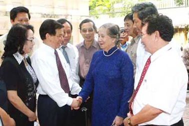 “Văn nghệ sĩ là những chiến sĩ trên mặt trận tư tưởng”