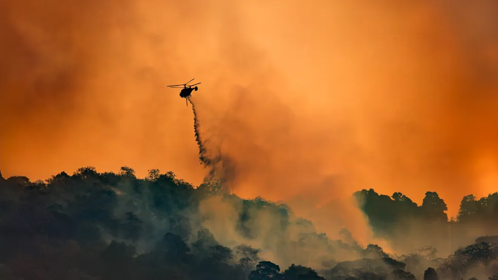 El CO2 alcanza un nuevo récord, lo que provoca un mayor calentamiento global - 1 CO2 đạt mức cao kỷ lục mới, dẫn đến hiện tượng nóng lên toàn cầu nhiều hơn - 1