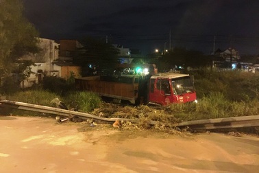 Tài xế cán chết nữ công nhân, tông người đi đường rồi bỏ chạy